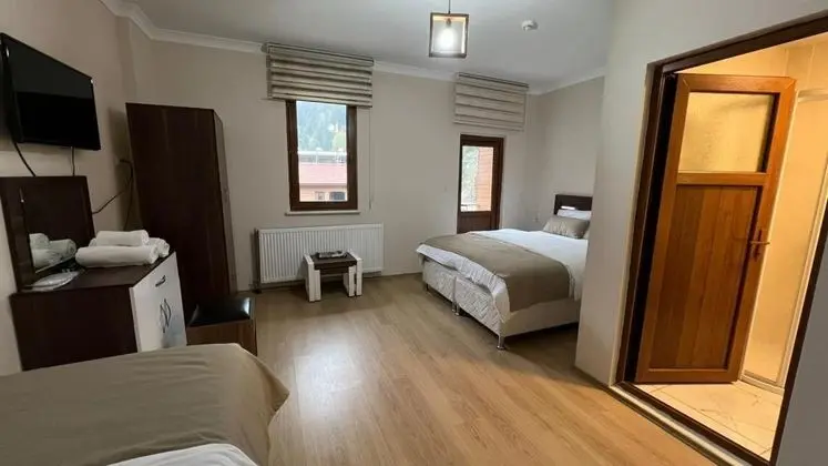 Triple, Avlu Manzaralı, Aileye Özel