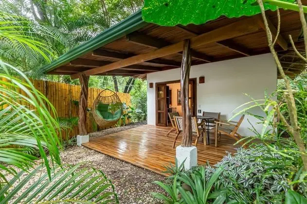 Family Oda, 2 Büyük (Queen) Boy Yatak, Bahçe Manzaralı