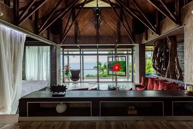 Honeymoon Grand Pool Villa