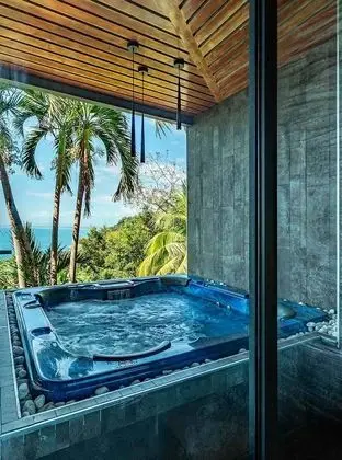 Honeymoon Grand Pool Villa