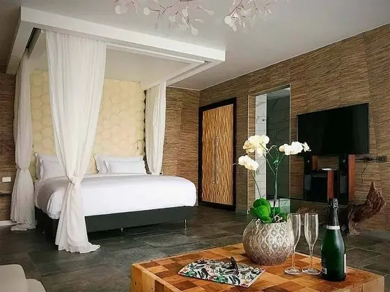 Tropical Suite