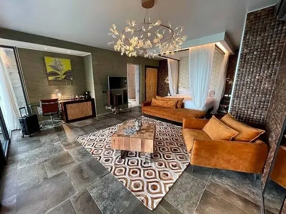 Tropical Suite