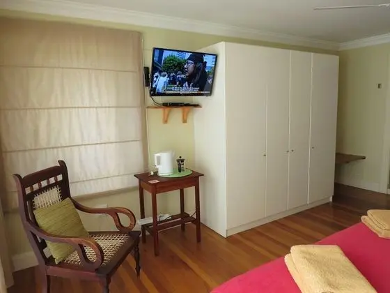 Deluxe Tek Büyük Yataklı Oda, Balkon, Bahçe Manzaralı (Cosmos)