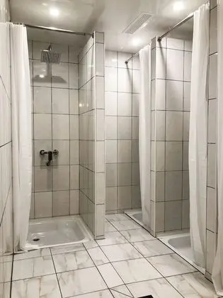 Comfort Ortak Ranzalı Oda, Sadece erkekler için, Ortak Banyo (1 bed in 6 person dorm)