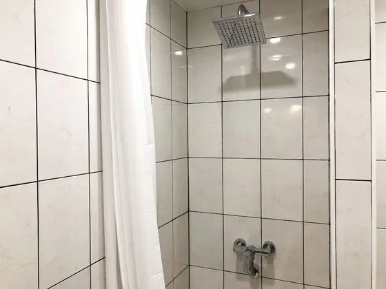 Comfort Ortak Ranzalı Oda, Sadece erkekler için, Ortak Banyo (1 bed in 6 person dorm)