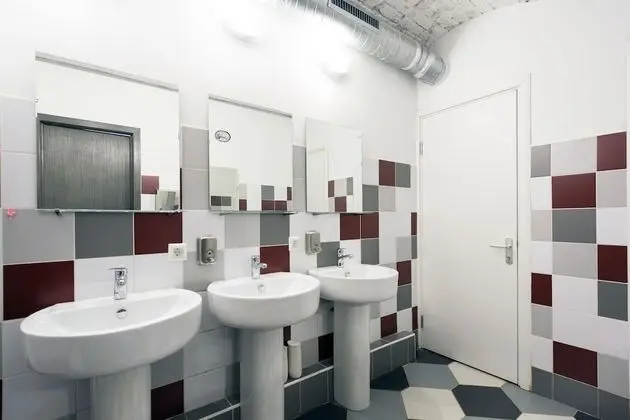 Comfort Ortak Ranzalı Oda, Sadece erkekler için, Ortak Banyo (1 bed in 6 person dorm)
