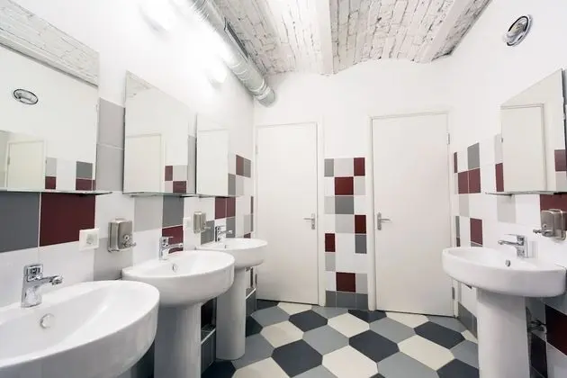 Comfort Ortak Ranzalı Oda, Sadece erkekler için, Ortak Banyo (1 bed in 6 person dorm)