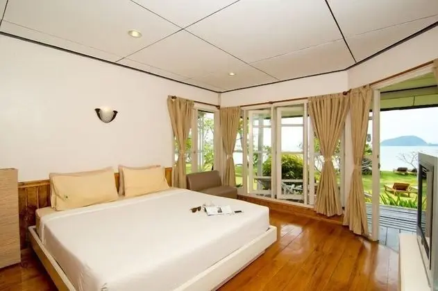 Villa Beach View / Free Round Trip pick up from Koh Mak Pier. Must inform hotel for boat schedule