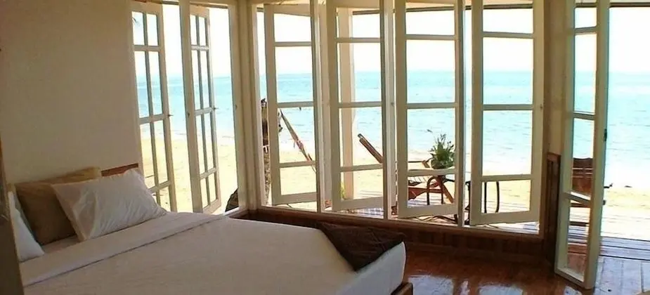 Villa Beach View / Free Round Trip pick up from Koh Mak Pier. Must inform hotel for boat schedule