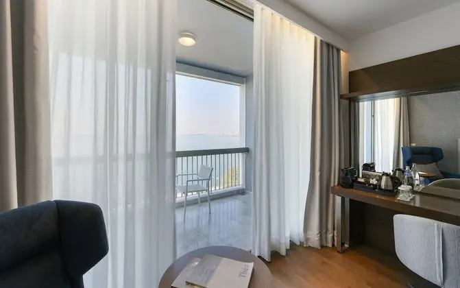 Executive Oda, Deniz Manzaralı (7th or 8th floor)