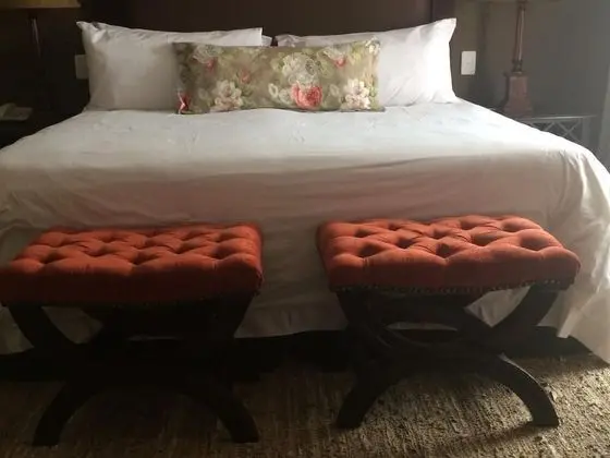 Farmhouse suites (7)