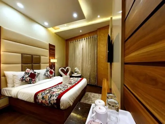 Deluxe Oda, 1 En Büyük (King) Boy Yatak, Şehir Manzaralı