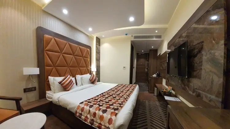 Deluxe Oda, 1 En Büyük (King) Boy Yatak, Şehir Manzaralı