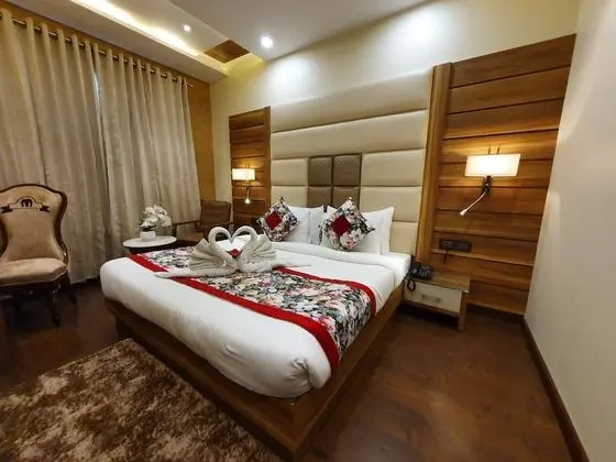 Deluxe Oda, 1 En Büyük (King) Boy Yatak, Şehir Manzaralı