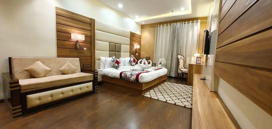 Süit, 1 En Büyük (King) Boy Yatak, Sigara İçilmez, Şehir Manzaralı