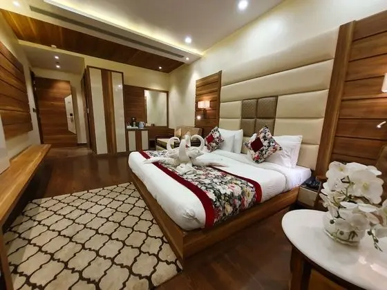 Süit, 1 En Büyük (King) Boy Yatak, Sigara İçilmez, Şehir Manzaralı