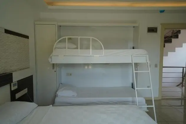 Aile Odası, Kısmi Deniz Manzaralı, Balkonlu