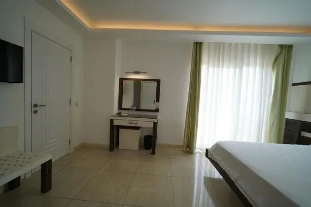 Aile Odası, Kısmi Deniz Manzaralı, Balkonlu