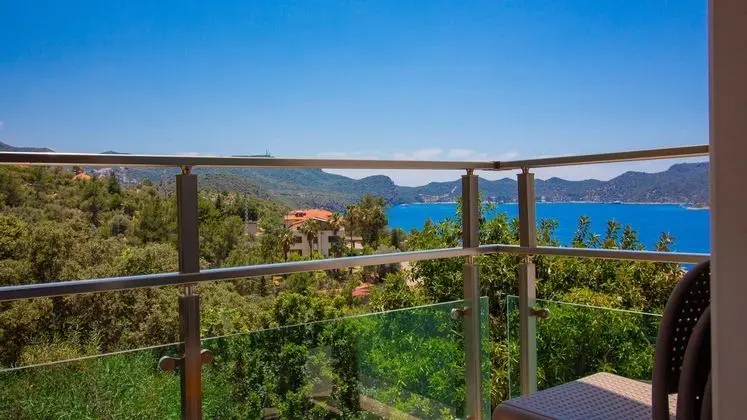 Aile Odası, Kısmi Deniz Manzaralı, Balkonlu