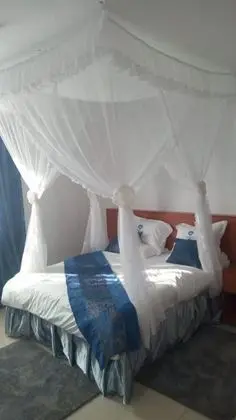 Büyük Yataklı Tek Kişilik Oda