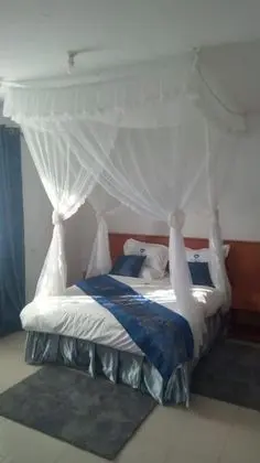 Büyük Yataklı Tek Kişilik Oda