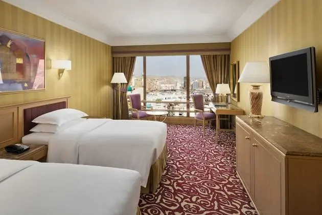 Club Room with Two Twin Beds