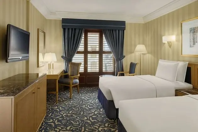 Guest Room with Two Singles Beds