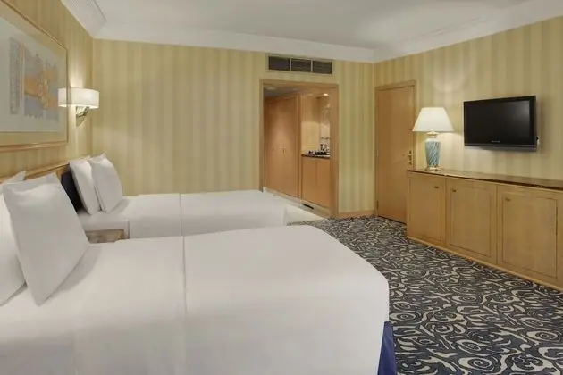 Deluxe Room Partial Haram View with Two Twin Beds