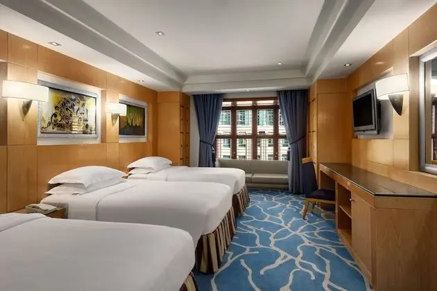 Family Room City View with Three Twin Beds