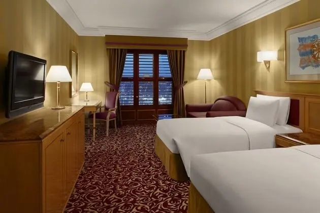 Premium Room Partial Kaaba View with Two Twin Beds