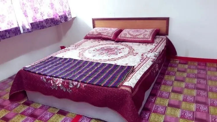 Tek Büyük Yataklı Oda, Ortak Banyo