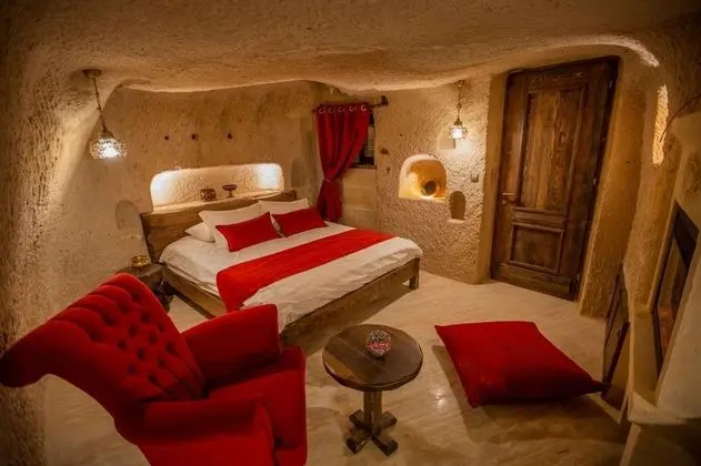 Cave Suite