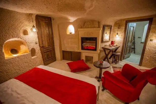 Cave Suite