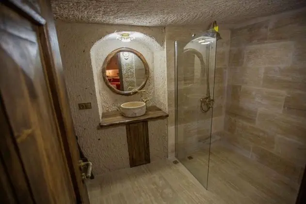 Cave Suite