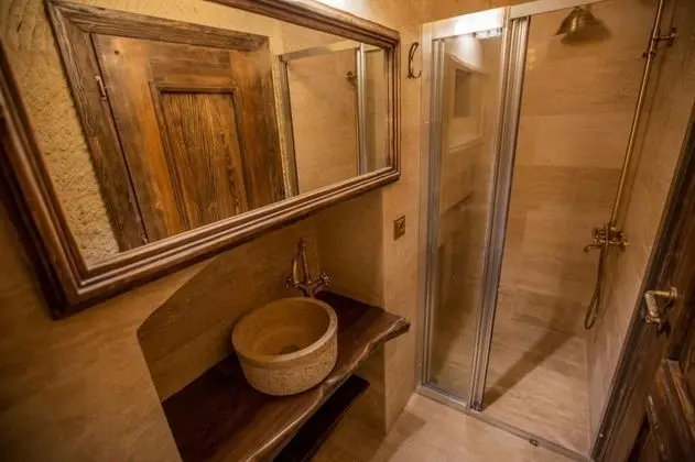 Taş Oda, Veranda Manzaralı, Şömineli