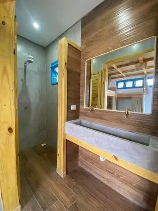 Üç Kişilik Oda
