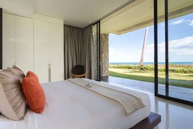 Five Bedrooms Villa