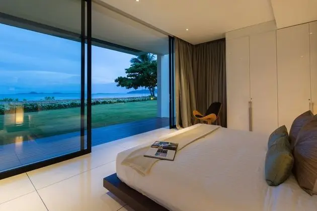Five Bedrooms Villa