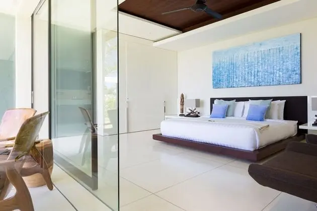 Five Bedrooms Villa