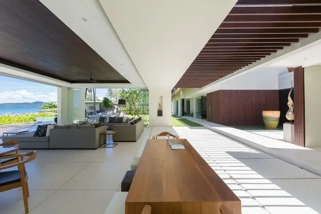 Five Bedrooms Villa
