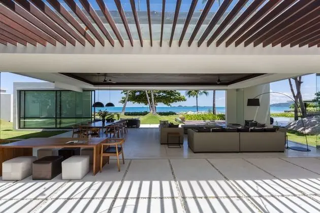 Five Bedrooms Villa
