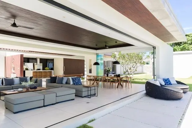 Five Bedrooms Villa