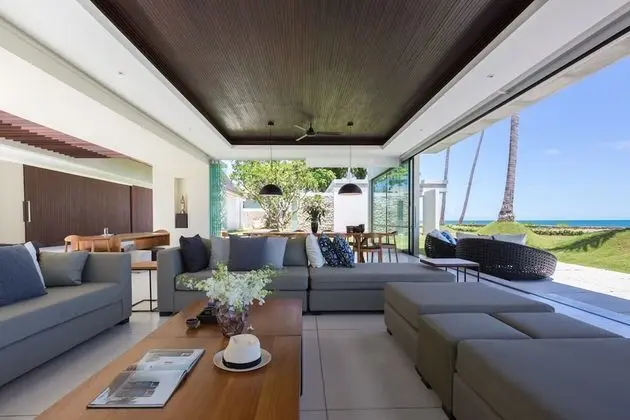 Five Bedrooms Villa