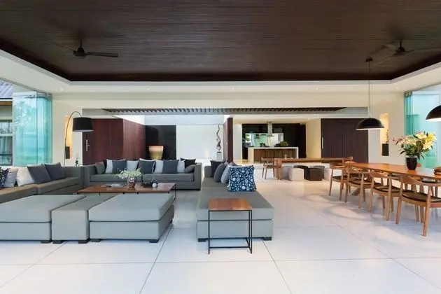 Five Bedrooms Villa