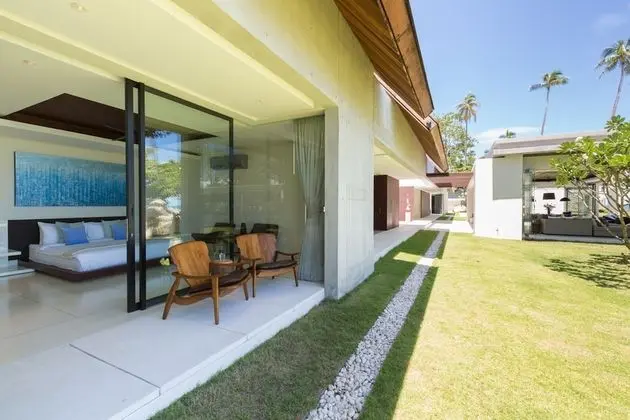 Five Bedrooms Villa