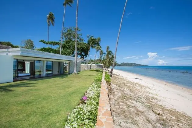 Five Bedrooms Villa