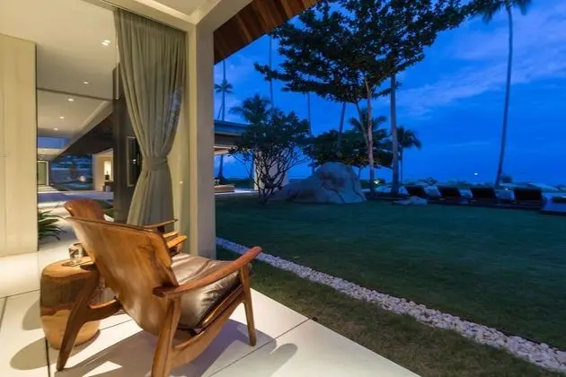 Five Bedrooms Villa