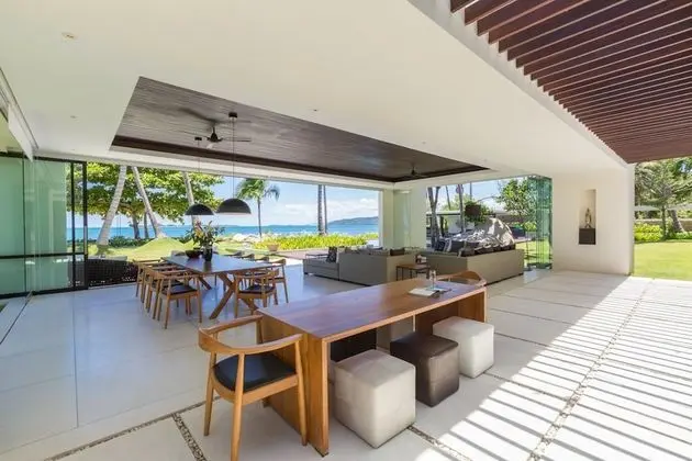 Five Bedrooms Villa