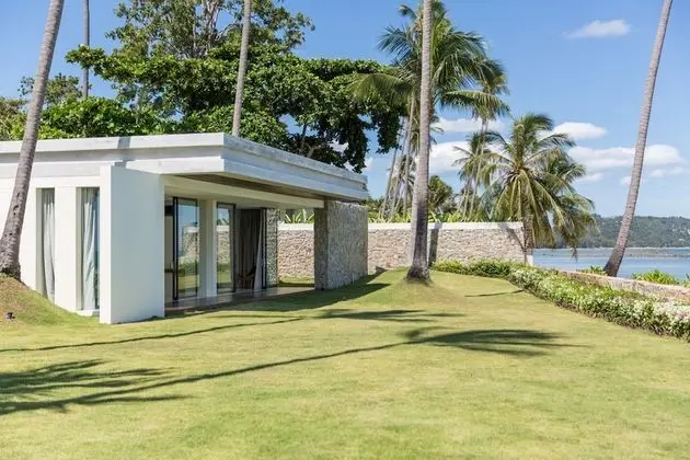 Five Bedrooms Villa