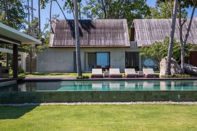 Five Bedrooms Villa
